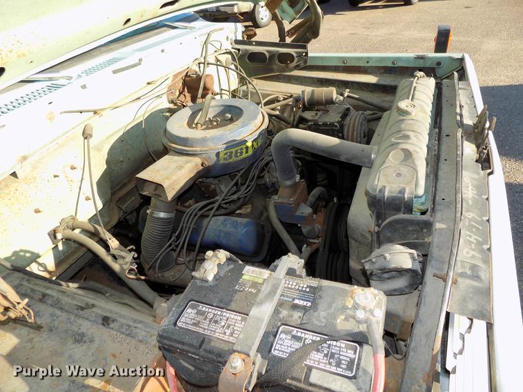 image for item DB8561 1977 Ford F600 rollback truck