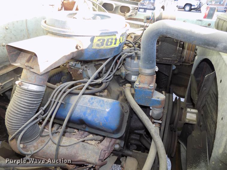 image for item DB8561 1977 Ford F600 rollback truck