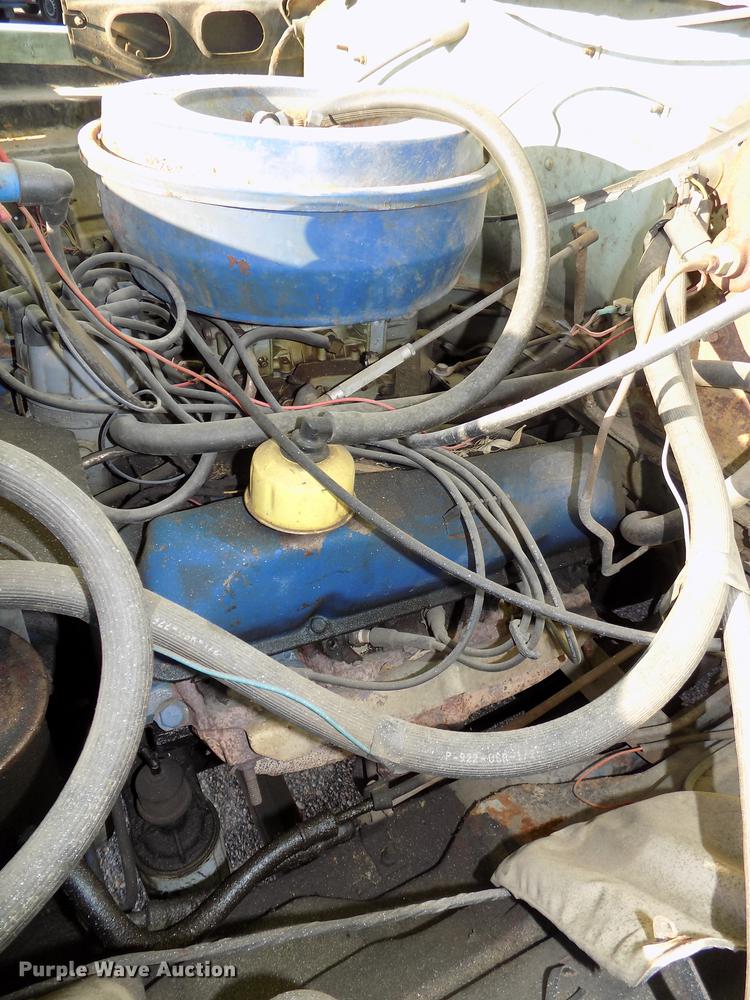 image for item DB8561 1977 Ford F600 rollback truck