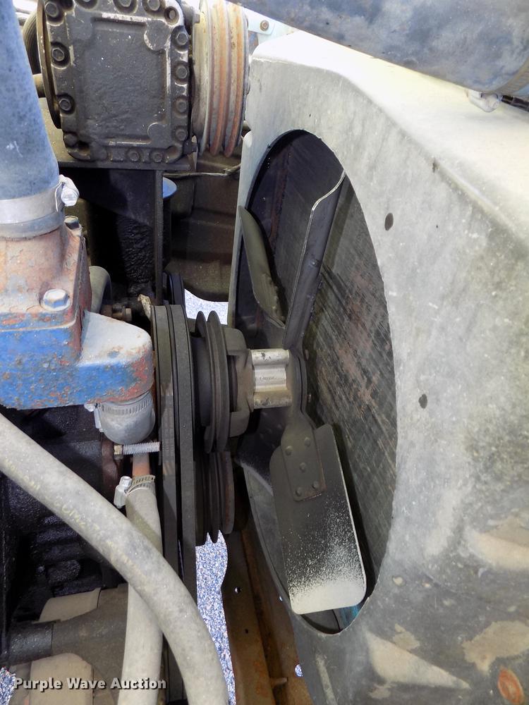 image for item DB8561 1977 Ford F600 rollback truck