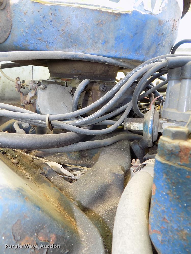 image for item DB8561 1977 Ford F600 rollback truck