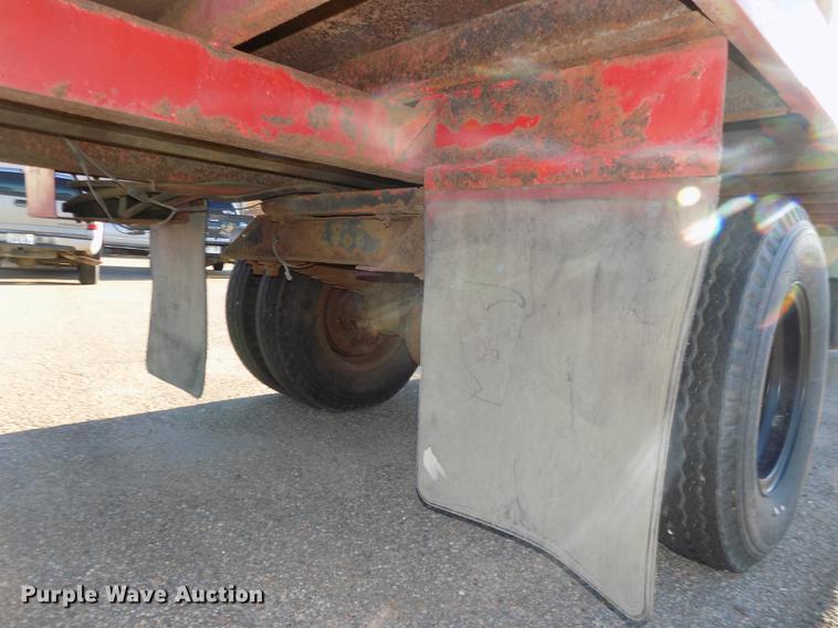 image for item DB8561 1977 Ford F600 rollback truck