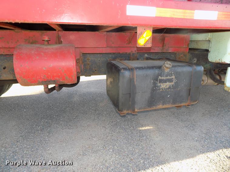 image for item DB8561 1977 Ford F600 rollback truck