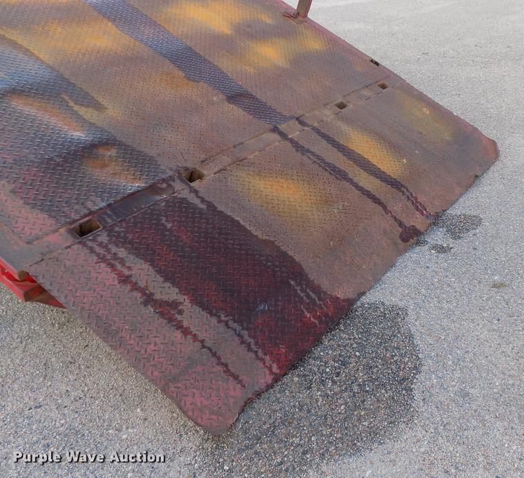 image for item DB8561 1977 Ford F600 rollback truck