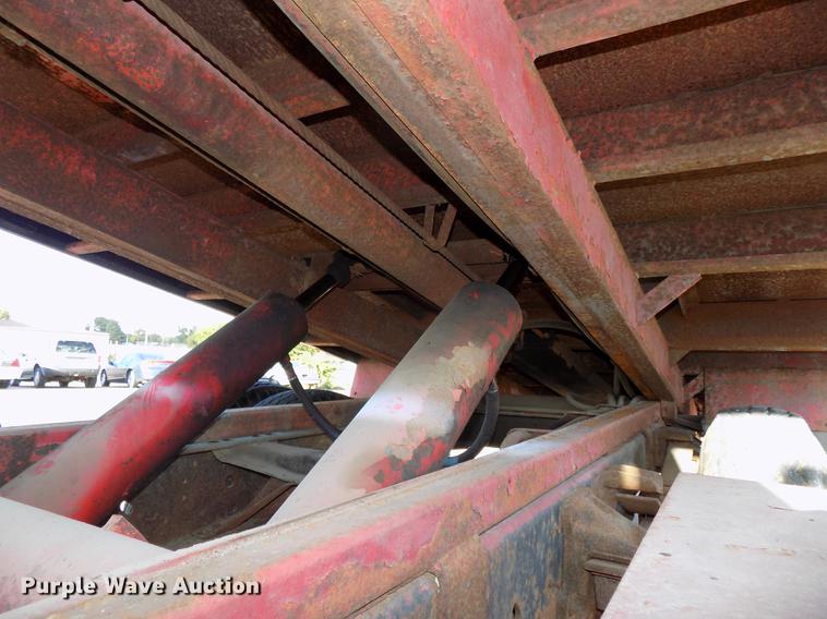 image for item DB8561 1977 Ford F600 rollback truck