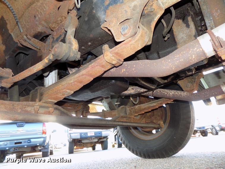 image for item DB8561 1977 Ford F600 rollback truck