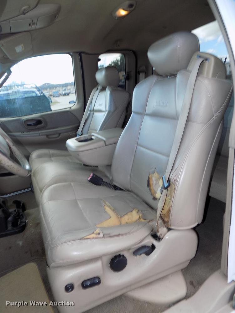 image for item DB8563 2002 Ford F150 SuperCab pickup truck