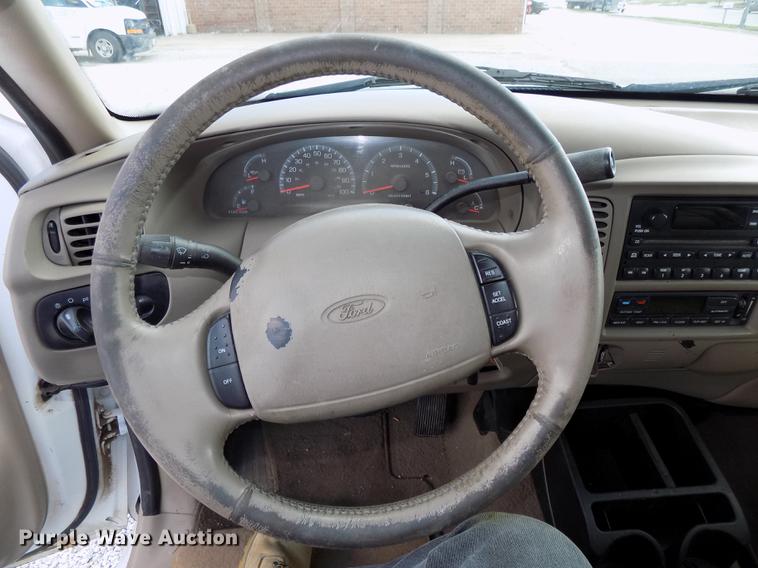 image for item DB8563 2002 Ford F150 SuperCab pickup truck