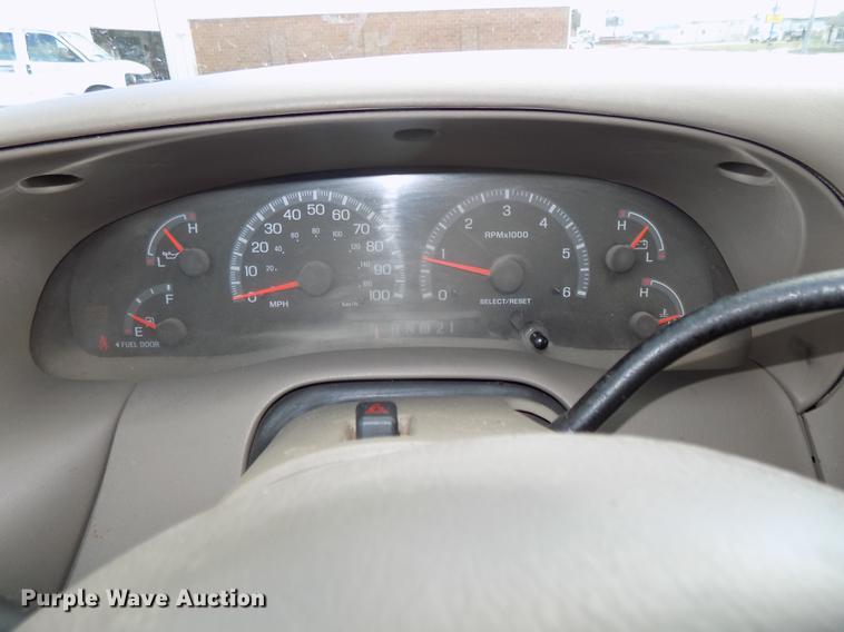 image for item DB8563 2002 Ford F150 SuperCab pickup truck