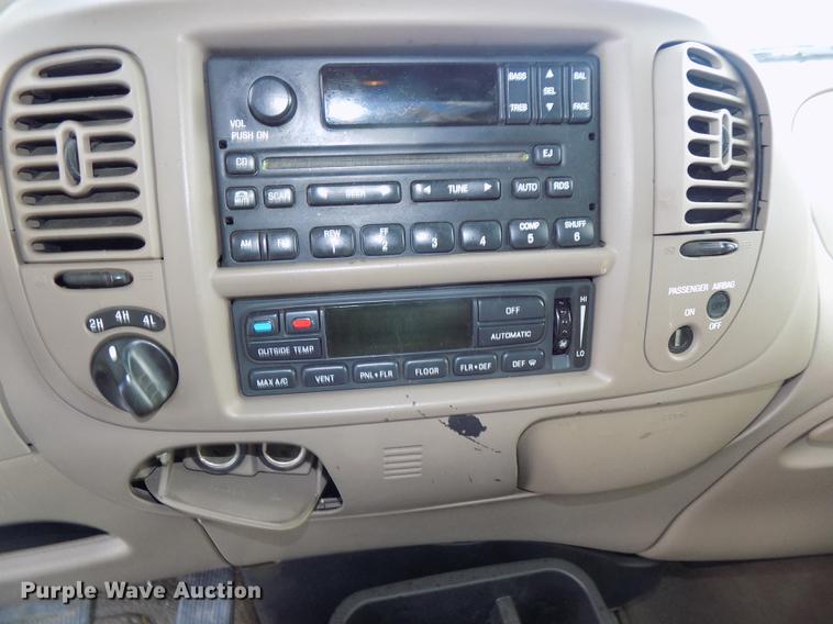 image for item DB8563 2002 Ford F150 SuperCab pickup truck