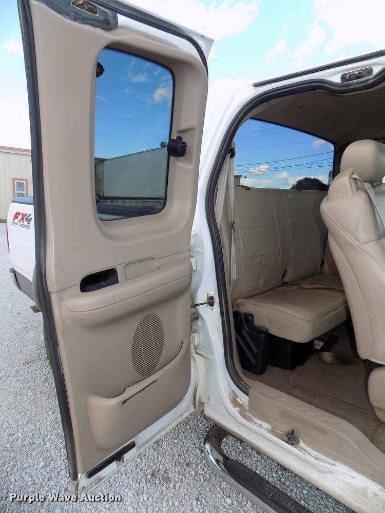 image for item DB8563 2002 Ford F150 SuperCab pickup truck