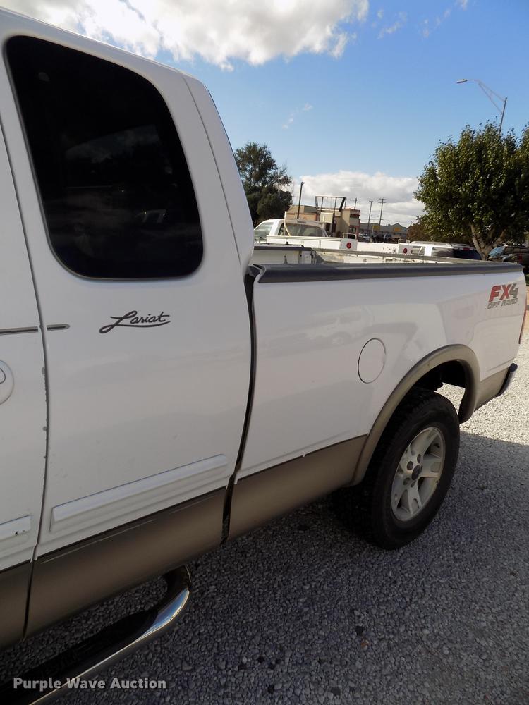 image for item DB8563 2002 Ford F150 SuperCab pickup truck