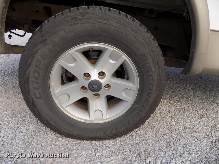 image for item DB8563 2002 Ford F150 SuperCab pickup truck