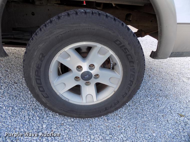 image for item DB8563 2002 Ford F150 SuperCab pickup truck