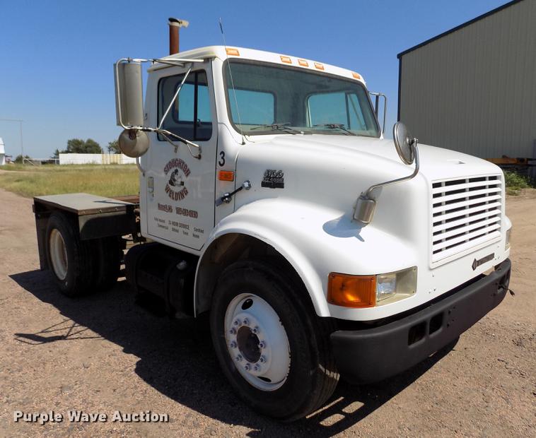 image for item DB9113 1999 International 4700 truck cab and chassis