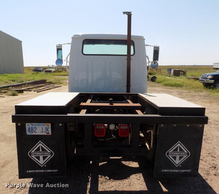 image for item DB9113 1999 International 4700 truck cab and chassis