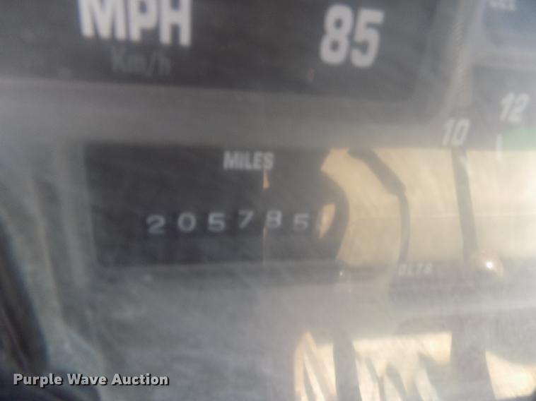 image for item DB9113 1999 International 4700 truck cab and chassis