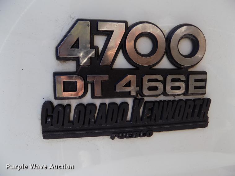 image for item DB9113 1999 International 4700 truck cab and chassis