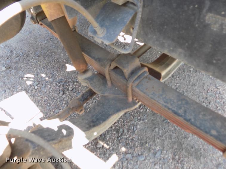 image for item DB9113 1999 International 4700 truck cab and chassis