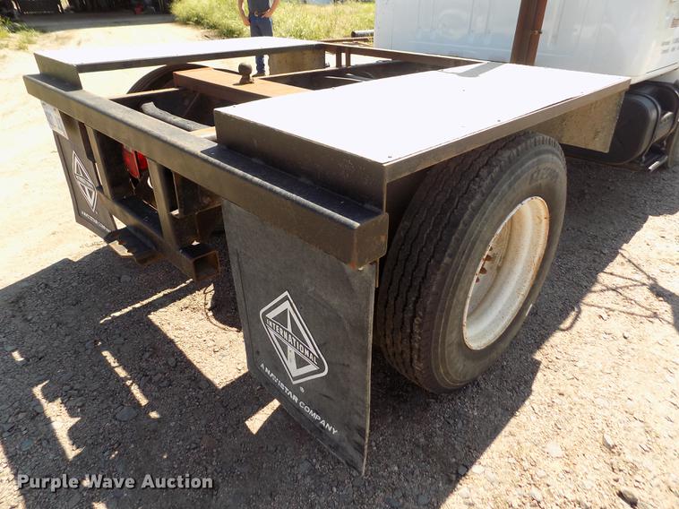 image for item DB9113 1999 International 4700 truck cab and chassis