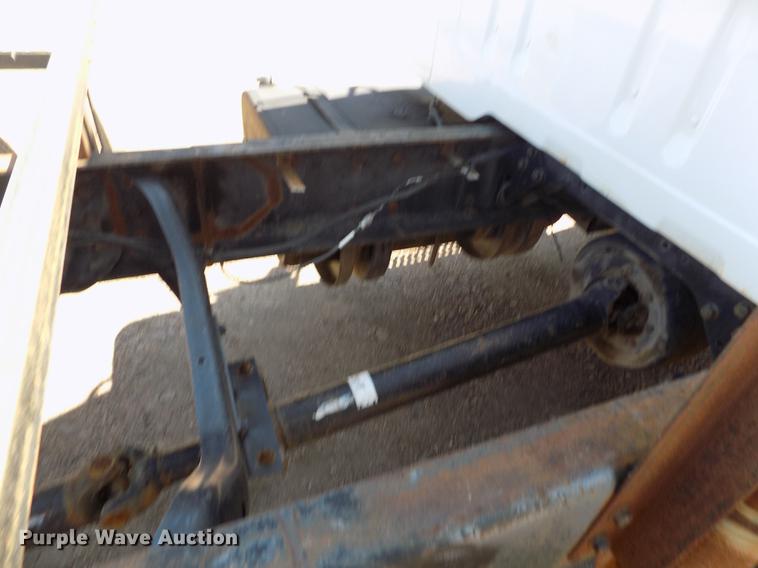 image for item DB9113 1999 International 4700 truck cab and chassis