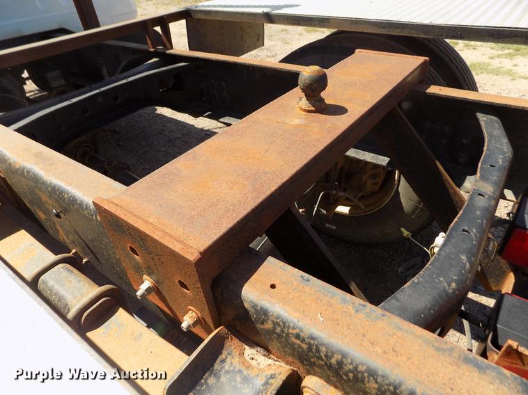 image for item DB9113 1999 International 4700 truck cab and chassis