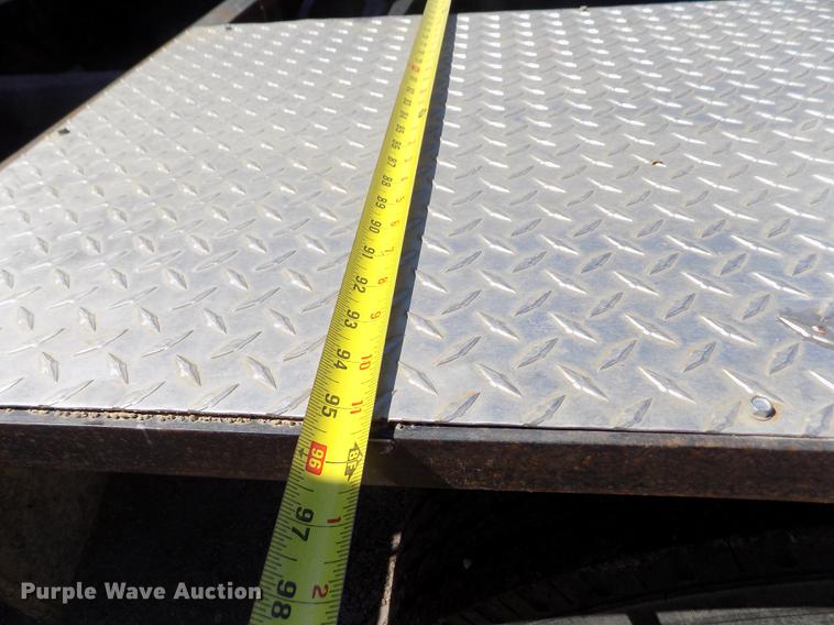 image for item DB9113 1999 International 4700 truck cab and chassis