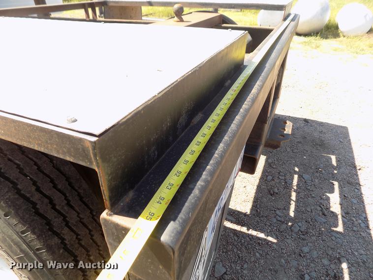 image for item DB9113 1999 International 4700 truck cab and chassis