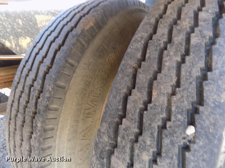 image for item DB9113 1999 International 4700 truck cab and chassis