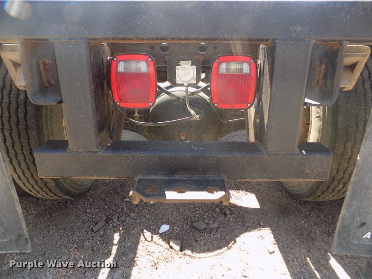 image for item DB9113 1999 International 4700 truck cab and chassis