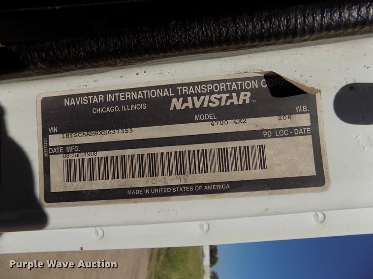 image for item DB9113 1999 International 4700 truck cab and chassis