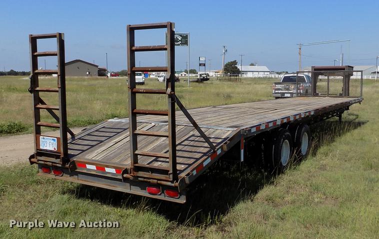 image for item DB9114 1993 Diamond C equipment trailer