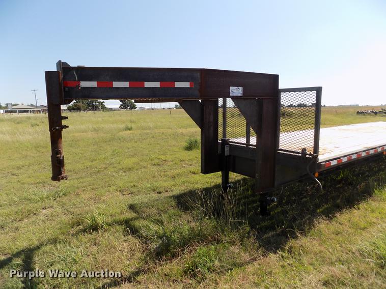 image for item DB9114 1993 Diamond C equipment trailer