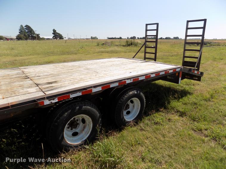 image for item DB9114 1993 Diamond C equipment trailer