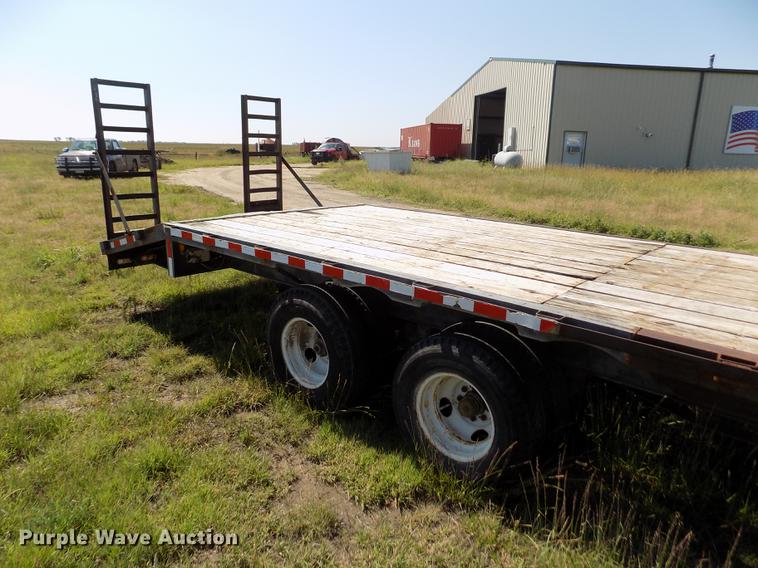 image for item DB9114 1993 Diamond C equipment trailer