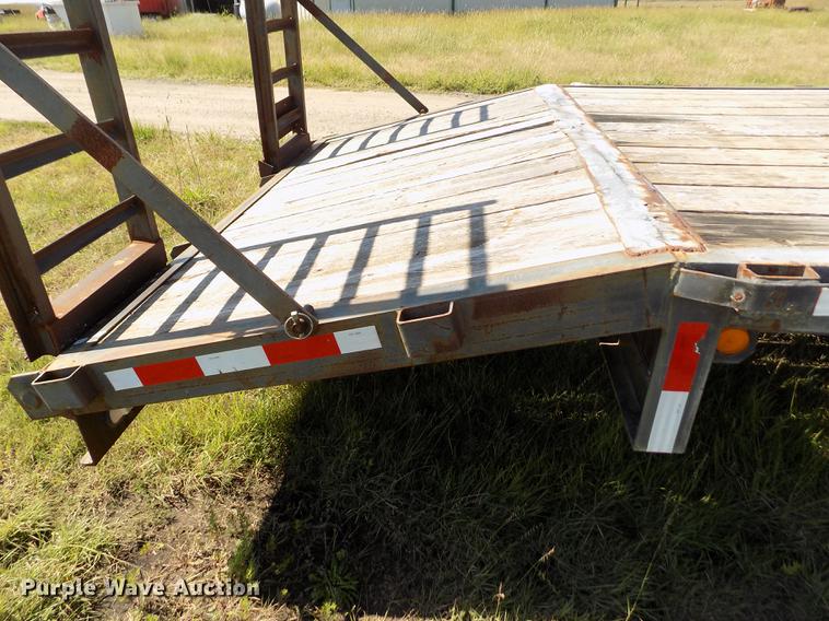 image for item DB9114 1993 Diamond C equipment trailer