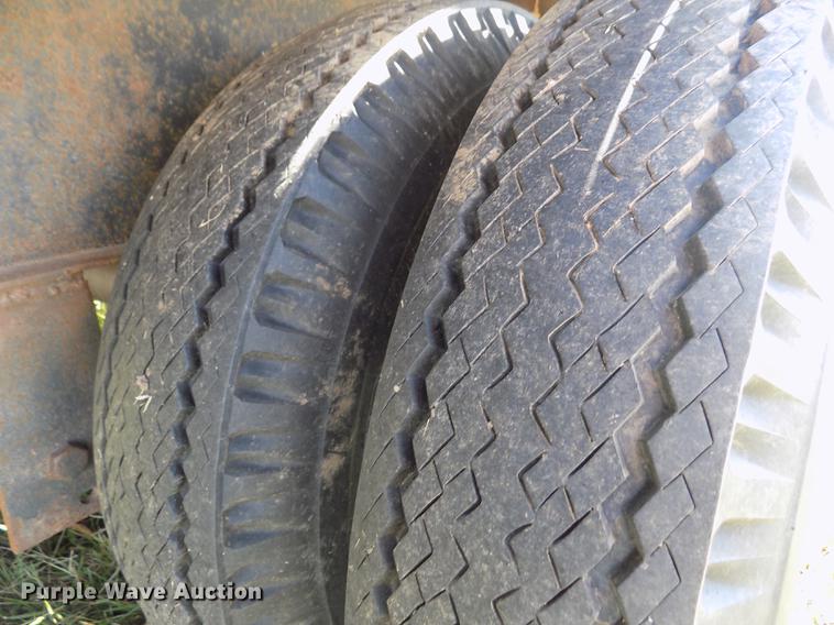 image for item DB9114 1993 Diamond C equipment trailer