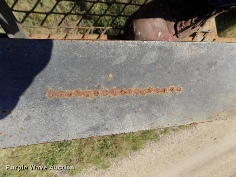 image for item DB9114 1993 Diamond C equipment trailer