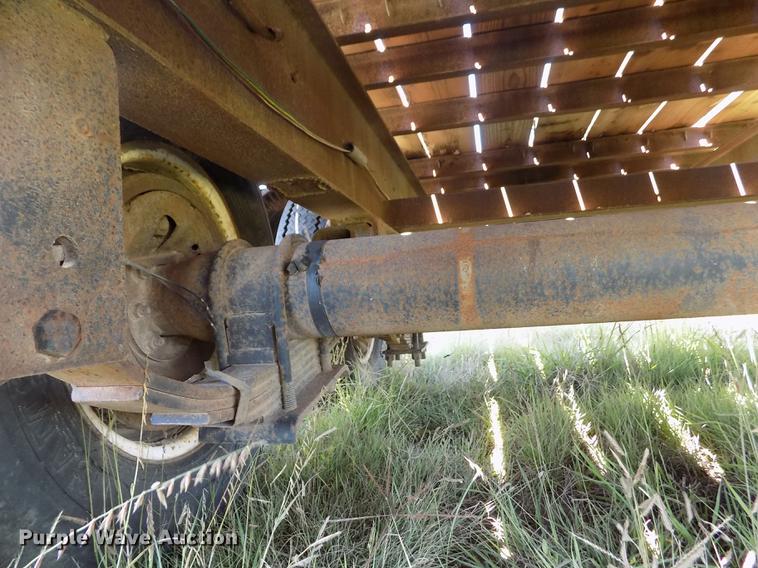 image for item DB9114 1993 Diamond C equipment trailer