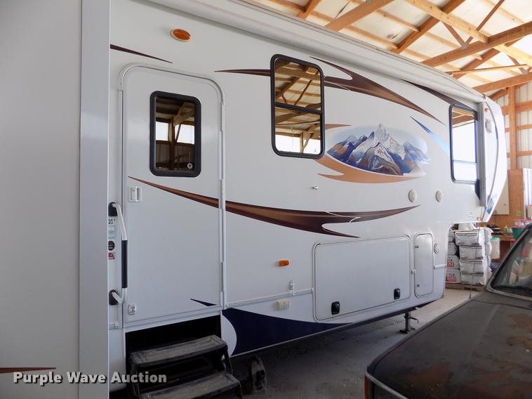 image for item DB9118 2012 Forest River Coachmen Brookstone BFK367RL camper