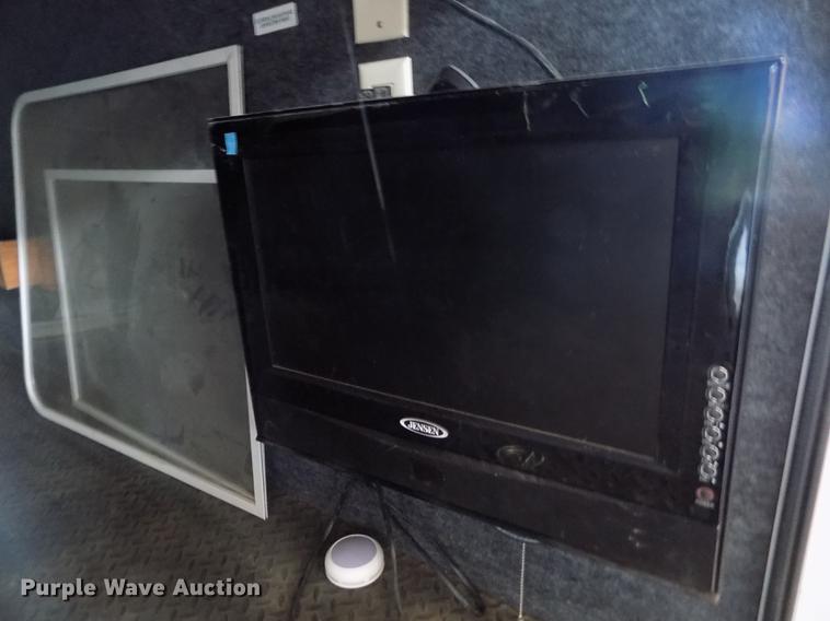 image for item DB9118 2012 Forest River Coachmen Brookstone BFK367RL camper