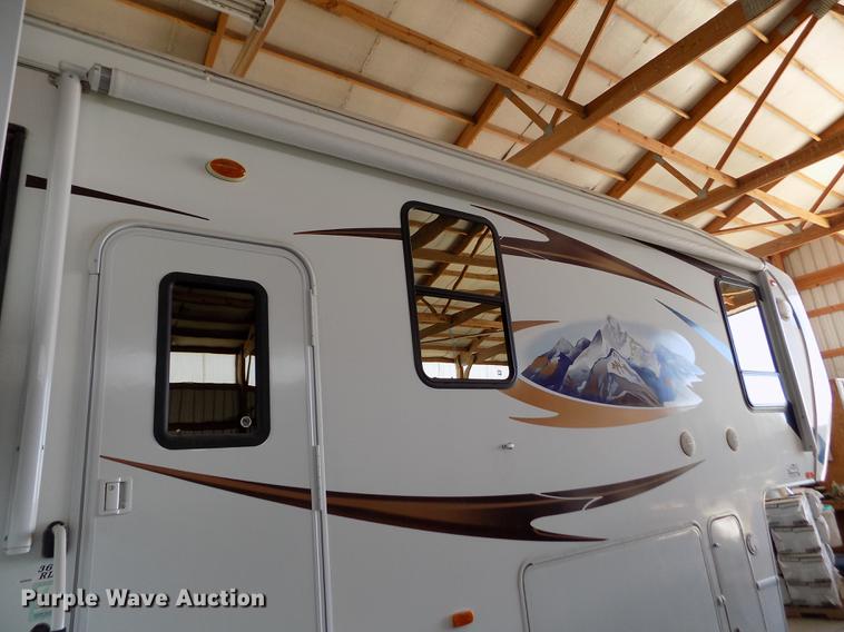 image for item DB9118 2012 Forest River Coachmen Brookstone BFK367RL camper