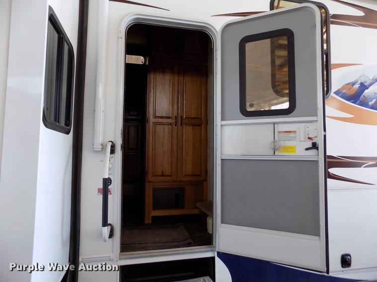 image for item DB9118 2012 Forest River Coachmen Brookstone BFK367RL camper