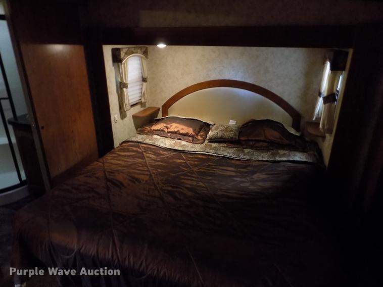 image for item DB9118 2012 Forest River Coachmen Brookstone BFK367RL camper