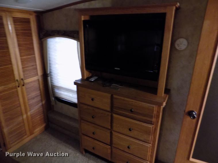 image for item DB9118 2012 Forest River Coachmen Brookstone BFK367RL camper