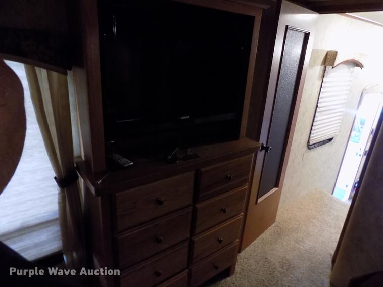 image for item DB9118 2012 Forest River Coachmen Brookstone BFK367RL camper