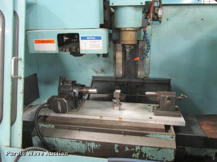 image for item DB9320 1988 Hurco MBC20 CNC vertical milling machine