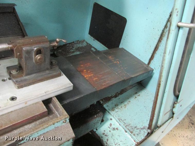 image for item DB9320 1988 Hurco MBC20 CNC vertical milling machine