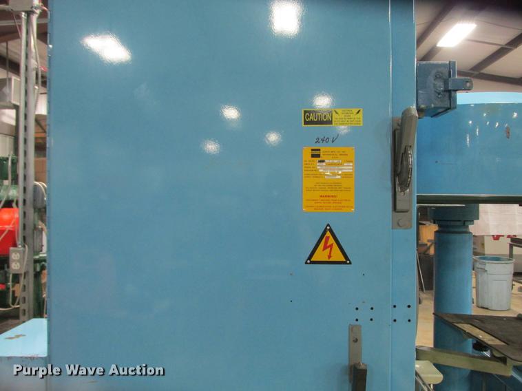 image for item DB9321 1982 Hurco MB11 CNC vertical milling machine