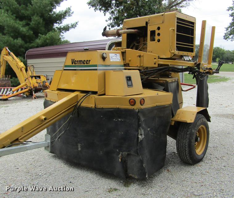 image for item DD2672 1991 Vermeer 665B stump grinder
